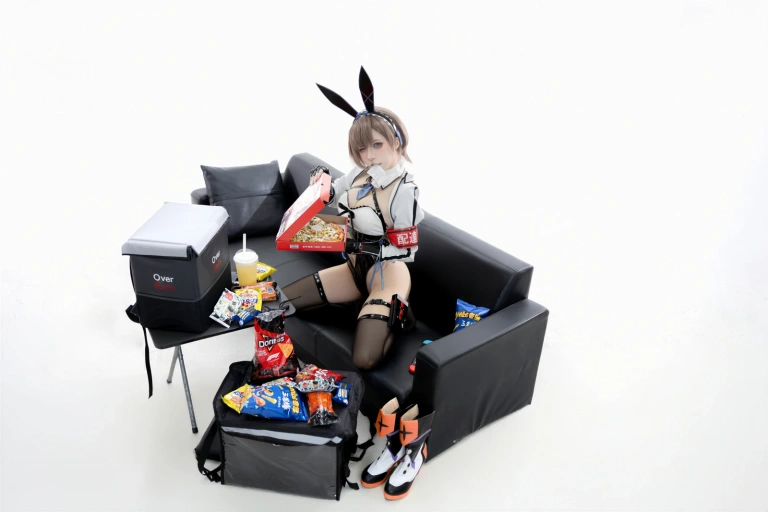 《外卖兔》｜纸悦Etsu_ko · 65张写真