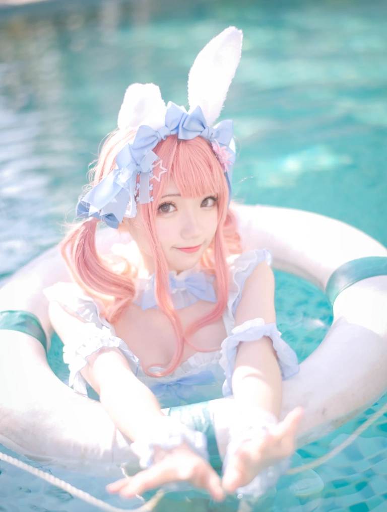 《夏日甜芯泳装写真》｜花柒Hana · 37张写真