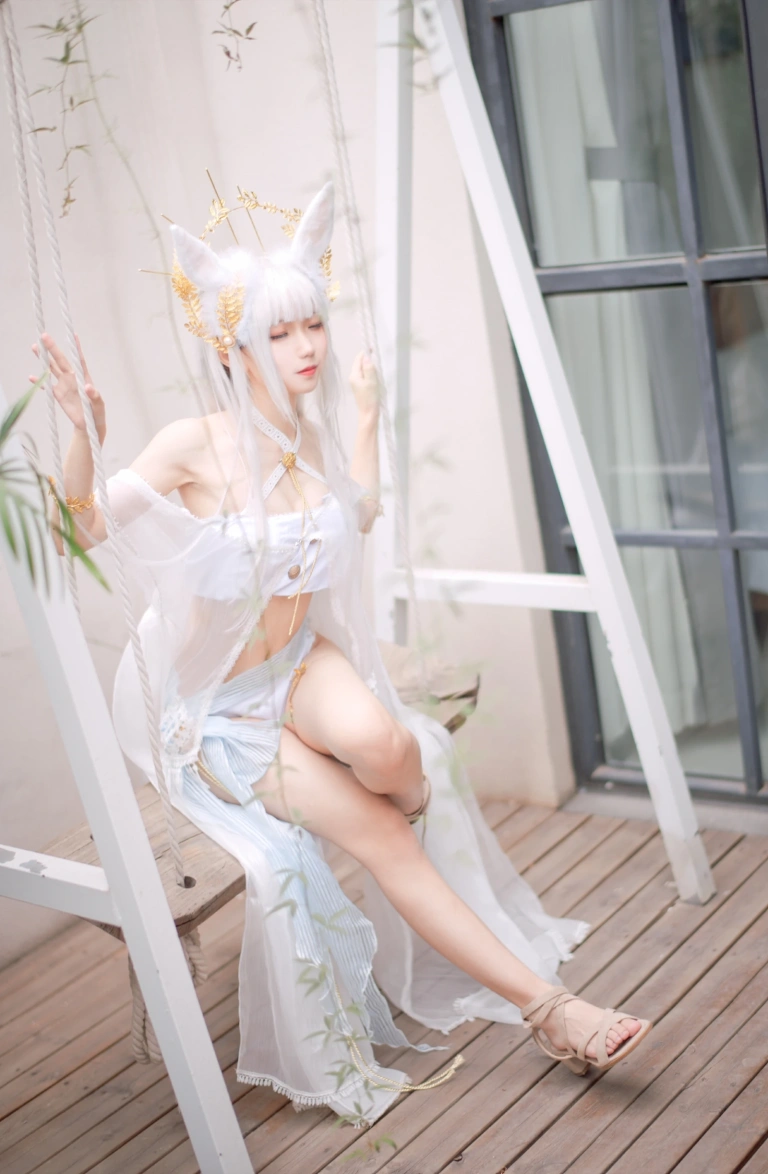 《白金cos泳装》｜花柒Hana · 18张写真