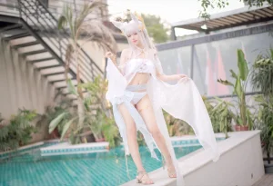 《白金cos泳装》｜花柒Hana · 18张写真