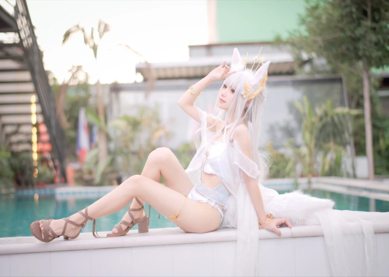 《白金cos泳装》｜花柒Hana · 18张写真