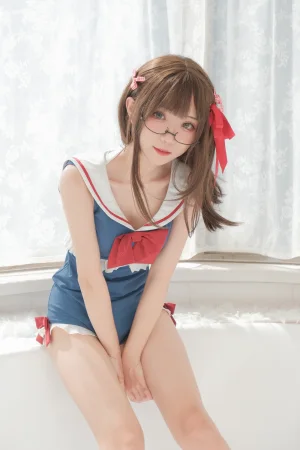 《白雪姬泳装》｜花柒Hana · 26张写真