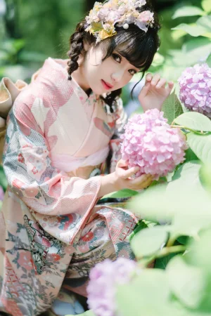 《绣球花和服》｜花柒Hana · 18张写真