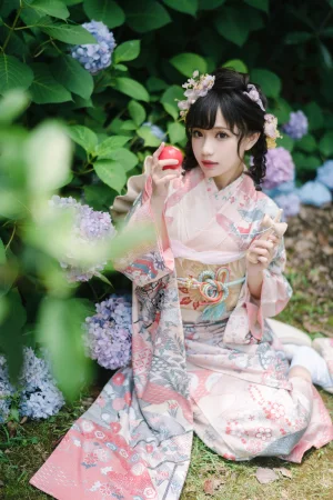 《绣球花和服》｜花柒Hana · 18张写真