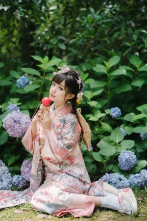 《绣球花和服》｜花柒Hana · 18张写真