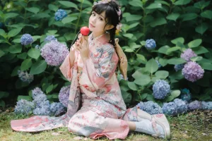 《绣球花和服》｜花柒Hana · 18张写真