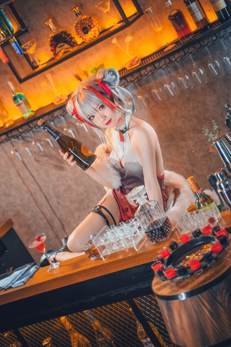 《明日方舟 守夜冠军 W》｜花柒Hana · 9张写真