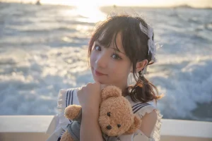 《三亚熊之海军风泳装》｜花柒Hana · 12张写真