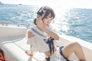 《三亚熊之海军风泳装》｜花柒Hana · 12张写真