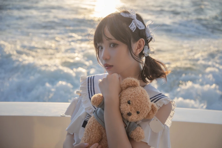 《三亚熊之海军风泳装》｜花柒Hana · 12张写真
