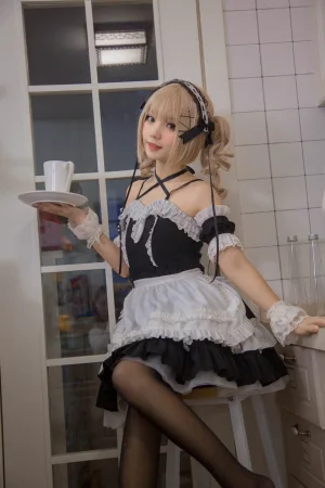 《女仆》｜花柒Hana · 9张写真