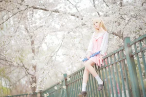 《宫园熏粉裙》｜花柒Hana · 9张写真