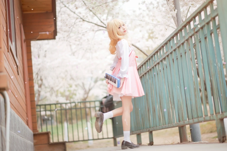 《宫园熏粉裙》｜花柒Hana · 9张写真