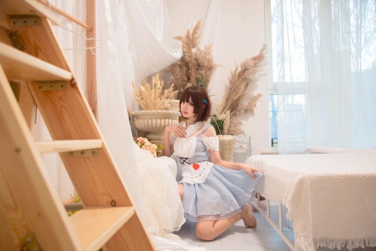 《爱丽丝》｜花柒Hana · 9张写真