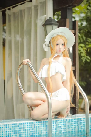 《阿比泳装》｜花柒Hana · 9张写真