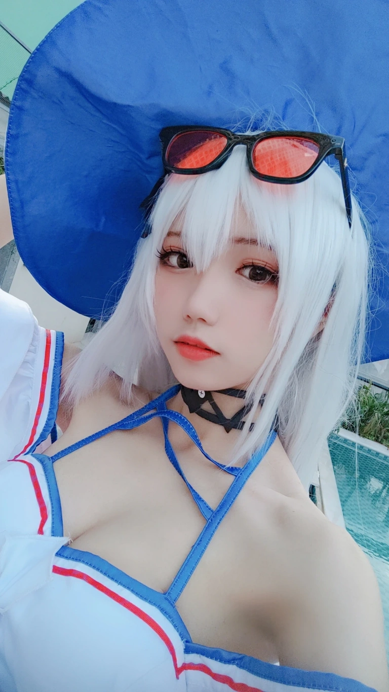 《斯卡蒂泳装》｜花柒Hana · 17张写真
