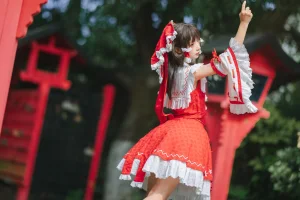 《森森仙短款灵梦》｜花柒Hana · 15张写真