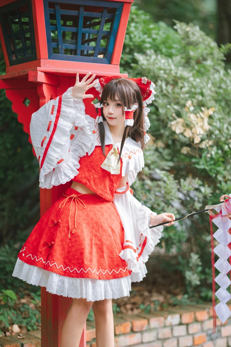 《森森仙短款灵梦》｜花柒Hana · 15张写真