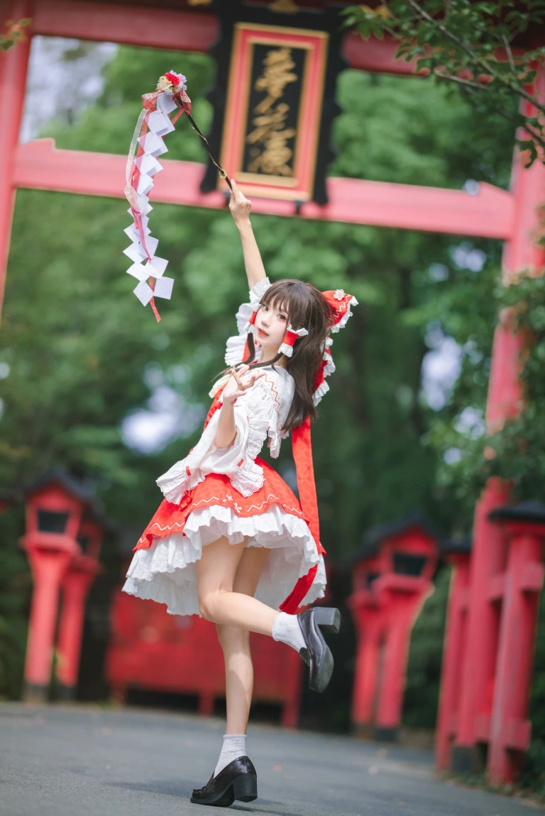 《森森仙短款灵梦》｜花柒Hana · 15张写真