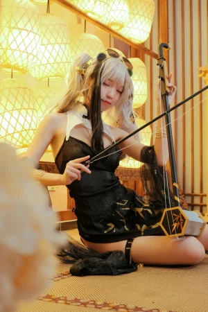 《食铁兽音律联觉》｜花柒Hana · 22张写真