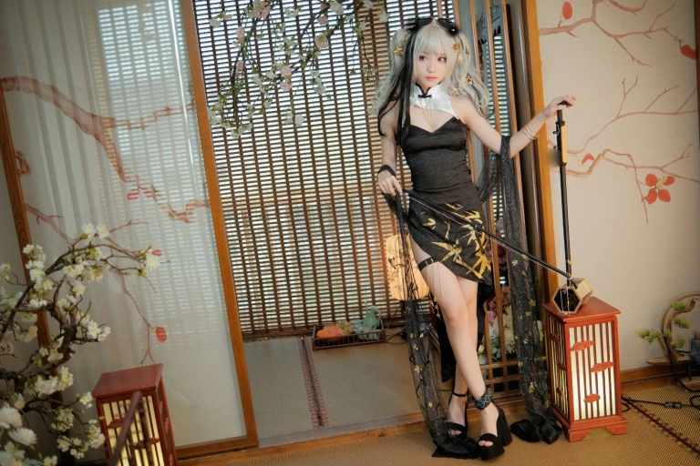 《食铁兽音律联觉》｜花柒Hana · 22张写真