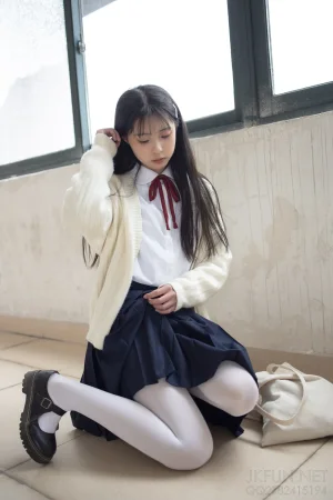《JKFUN-001 甜米》｜森萝财团 · 104张写真、1 个视频
