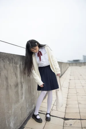 《JKFUN-001 甜米》｜森萝财团 · 104张写真、1 个视频