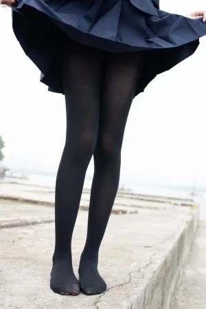 《JKFUN-006 80D黑丝 户外水边 Aika》｜森萝财团 · 140张写真、1 个视频