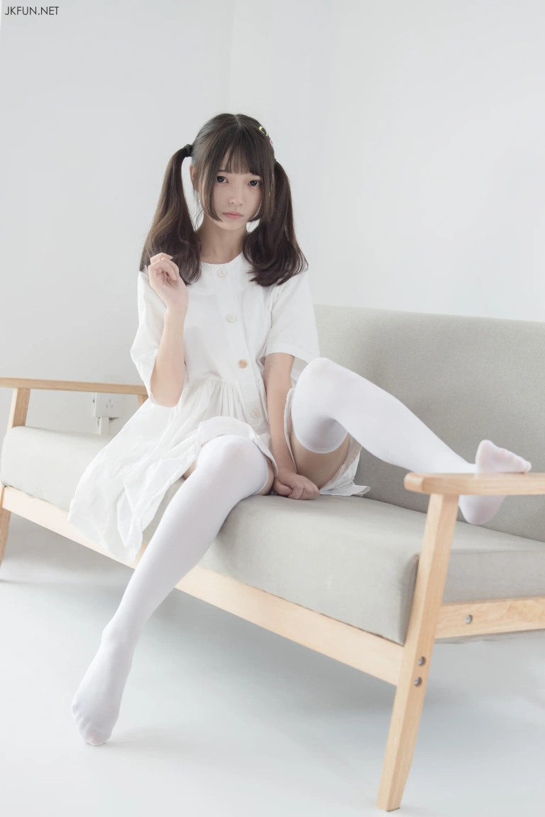《JKFUN-014 80D过膝袜 默陌》｜森萝财团 · 91张写真、1 个视频