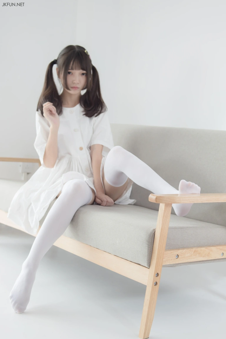 《JKFUN-014 80D过膝袜 默陌》｜森萝财团 · 91张写真、1 个视频