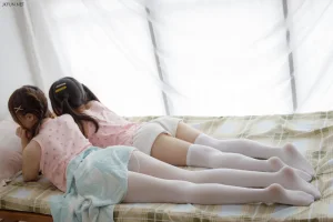 《JKFUN-015 过膝袜+裤袜 默陌+AIKA》｜森萝财团 · 88张写真、1 个视频