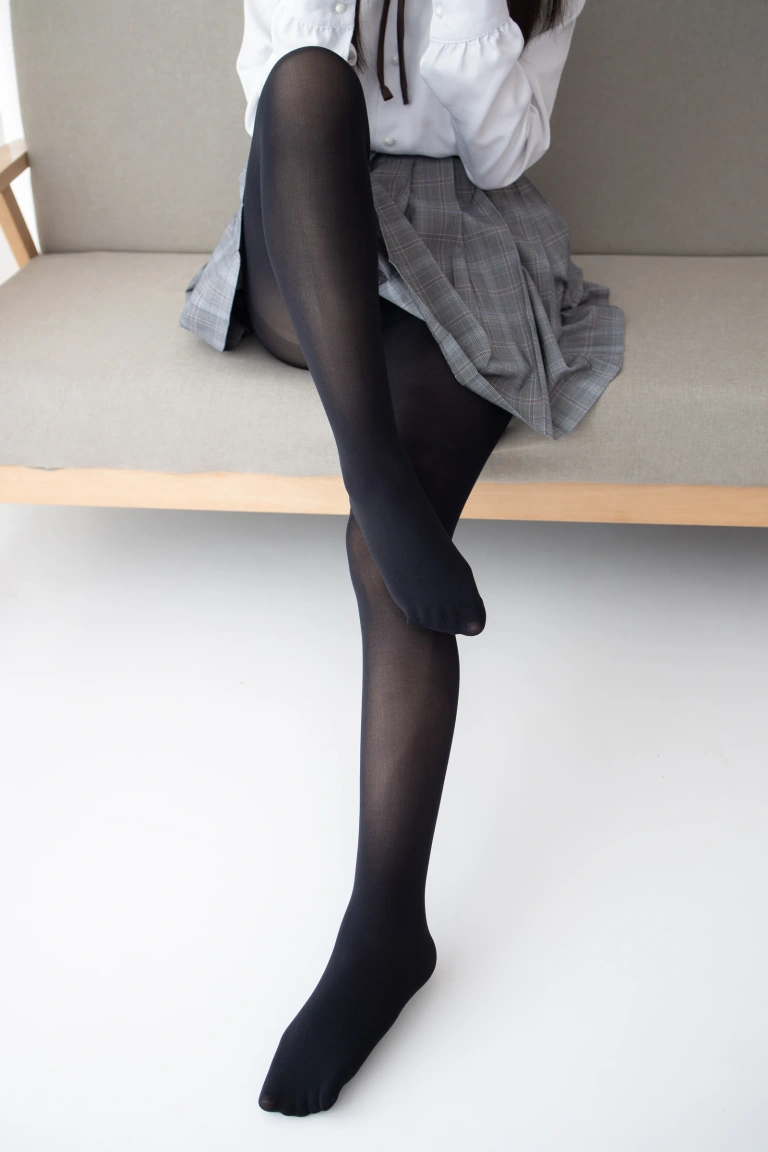 《JKFUN-016 黑丝 小夜》｜森萝财团 · 80张写真、1 个视频