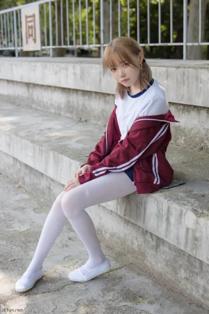 《JKFUN-019 《外景体操服》 80D白丝 Aika》｜森萝财团 · 139张写真、1 个视频