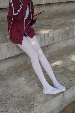 《JKFUN-019 《外景体操服》 80D白丝 Aika》｜森萝财团 · 139张写真、1 个视频