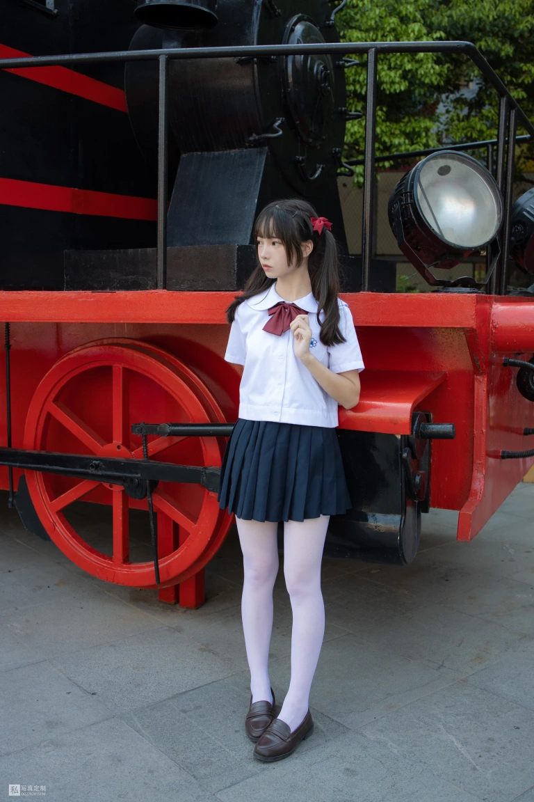 《JKFUN-026 《雪糕游乐园》 15D白丝 默陌》｜森萝财团 · 75张写真、1 个视频