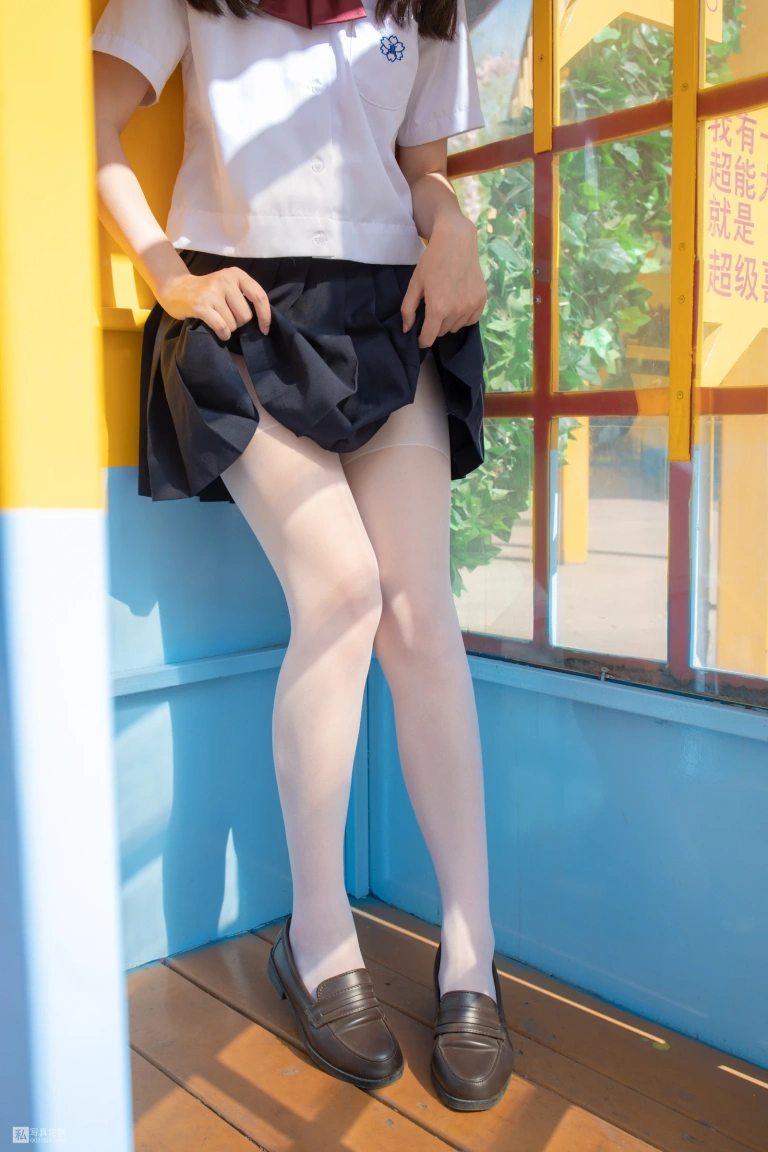 《JKFUN-026 《雪糕游乐园》 15D白丝 默陌》｜森萝财团 · 75张写真、1 个视频