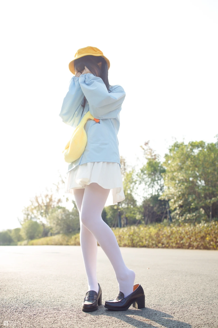 《JKFUN-031 《野餐、爆蛋和彩蛋》 踩物 白丝50D 默陌》｜森萝财团 · 23张写真、1 个视频
