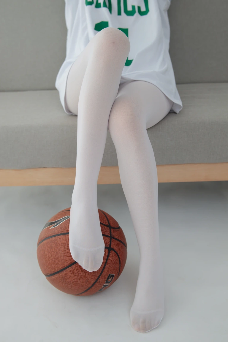 《JKFUN-041 《与篮球无关》80D白丝 卉子》｜森萝财团 · 60张写真、1 个视频