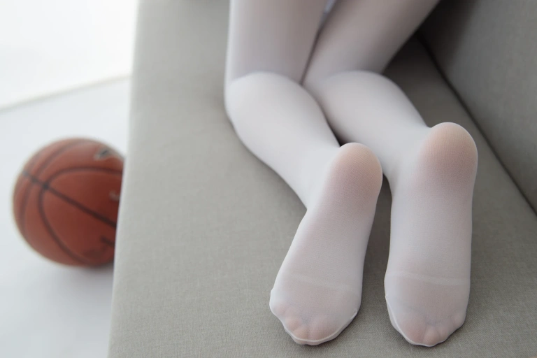 《JKFUN-041 《与篮球无关》80D白丝 卉子》｜森萝财团 · 60张写真、1 个视频
