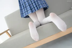 《JKFUN-045 《百圆定制1-2》 80D白丝 Aika》｜森萝财团 · 25张写真、1 个视频