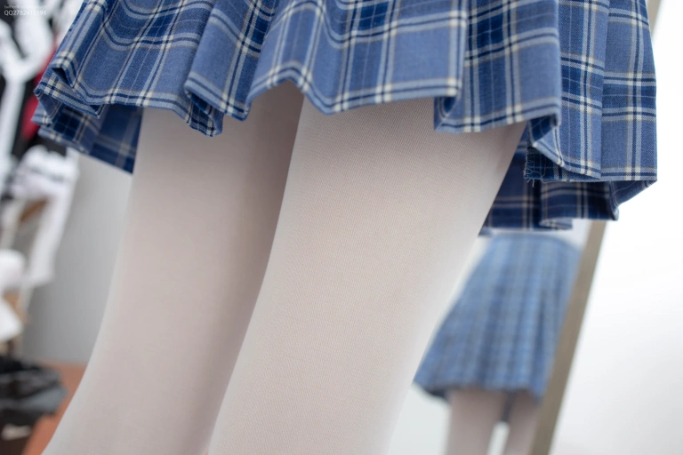 《JKFUN-045 《百圆定制1-2》 80D白丝 Aika》｜森萝财团 · 25张写真、1 个视频