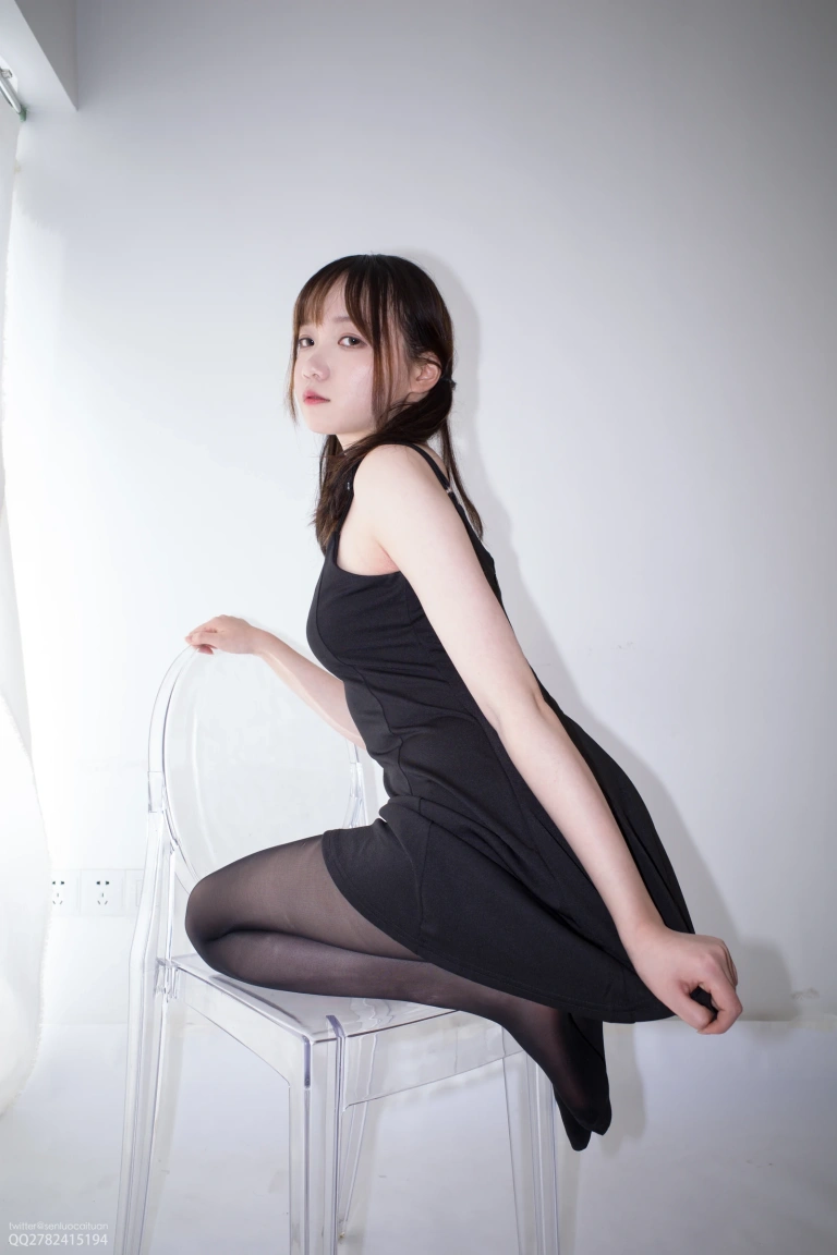 《JKFUN-058 《黑涩现实》Aika》｜森萝财团 · 117张写真、1 个视频