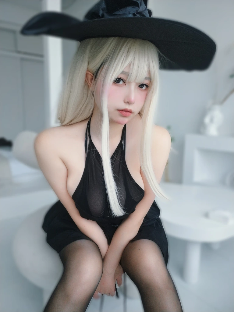 《女巫》｜女主K · 20张写真、1 个视频
