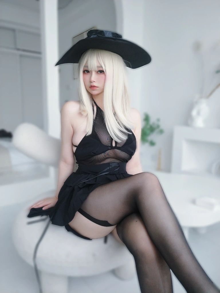 《女巫》｜女主K · 20张写真、1 个视频