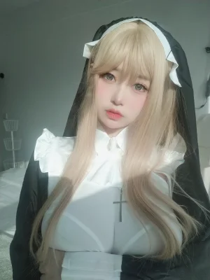 《修女》｜女主K · 80张写真