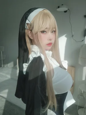 《修女》｜女主K · 80张写真