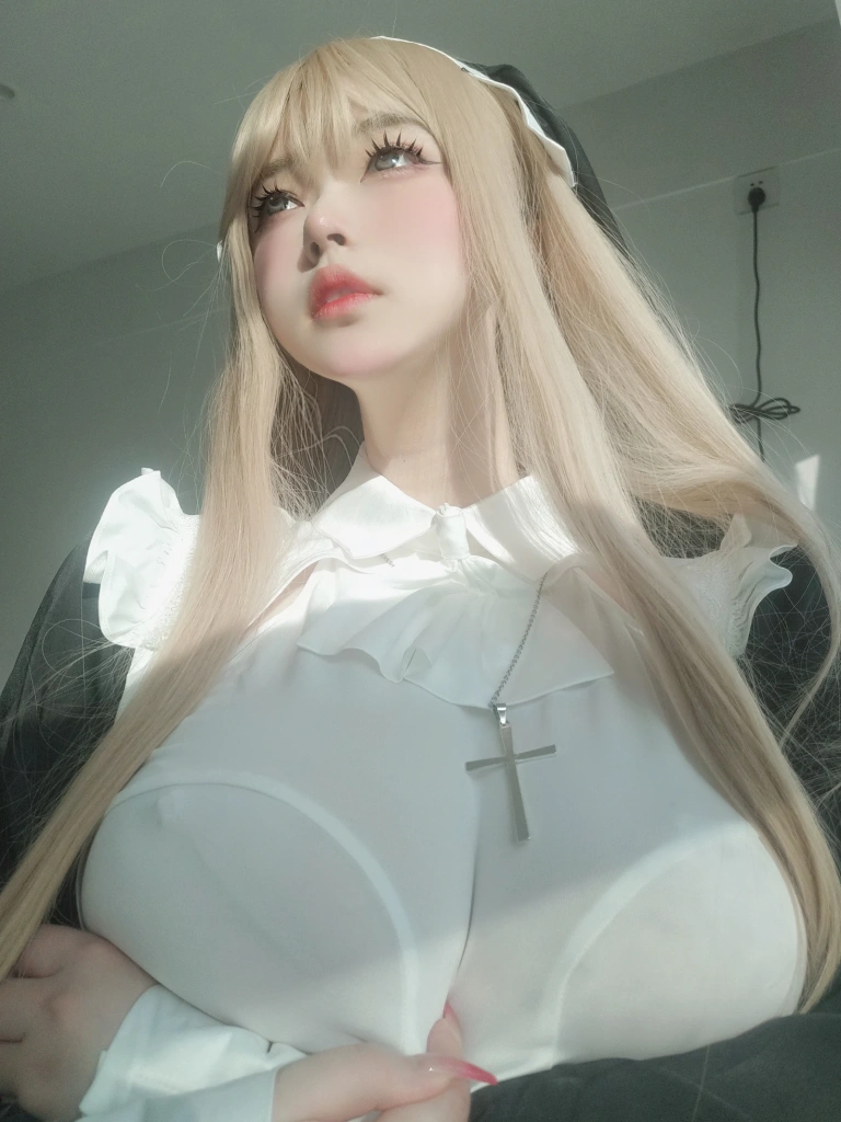 《修女》｜女主K · 80张写真