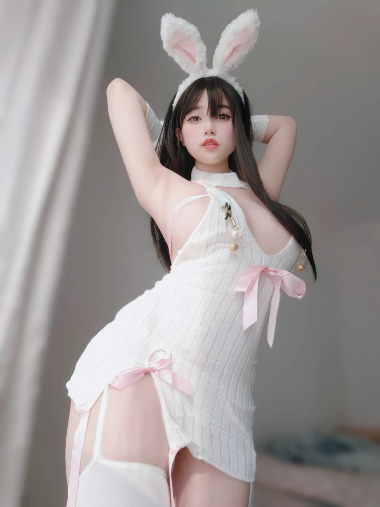 《白丝兔女郎》｜女主K · 102张写真