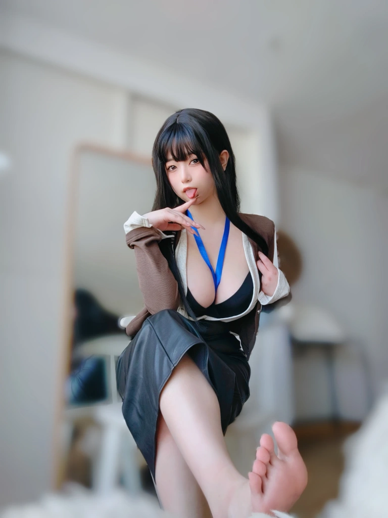 《上司的秘密》｜女主K · 109张写真、1 个视频