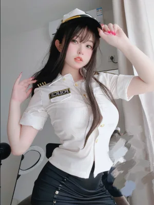 《新任部下》｜女主K · 103张写真